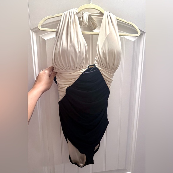 Victoria’s Secret Ruched Marilyn Monroe style Halter Top Deep Plunge Swimsuit XL - Picture 11 of 16